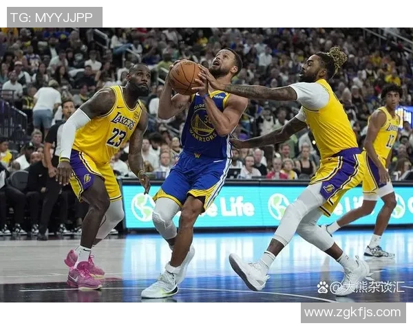 2013年4月12日湖人与勇士的激烈对决回顾与精彩瞬间分析