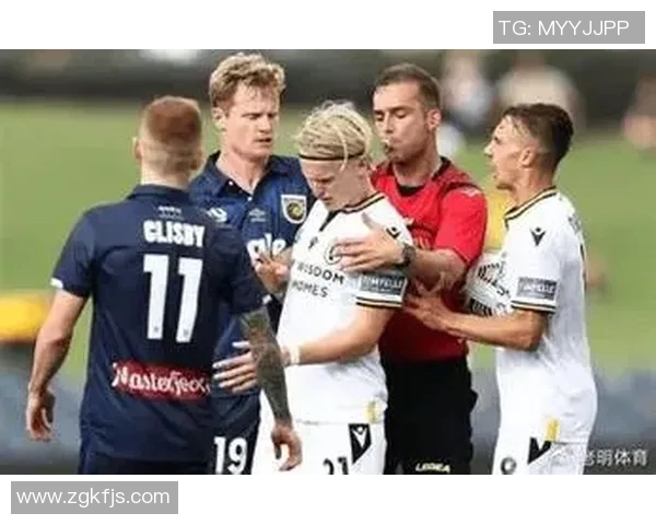 B席:咱们的进攻其实不错,输球的原因是逼抢做得太糟糕了